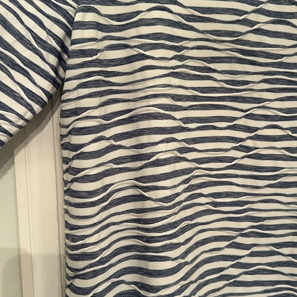 Chico’s Blue & White Textured Shirt - Picture 5 of 6